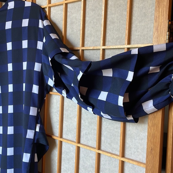 Banana Republic Navy Gingham Tuck Sleeve Tie Waist Blouse Small - Picture 6 of 14